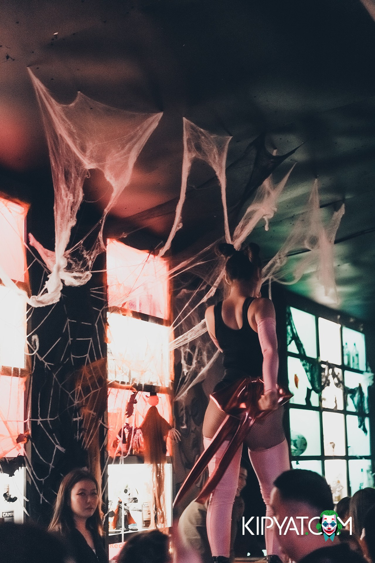 UYAT EMES BAR. КИПЯТКОМ АЛМАТЫ!