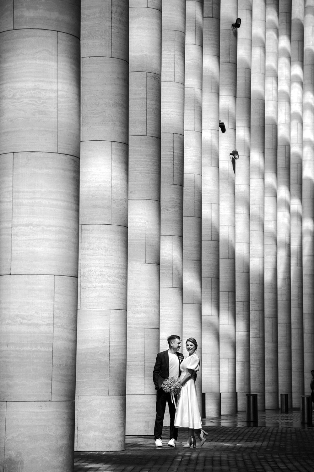 свадебное платье в спб, найти свадебный салон, букет для невесты, хороший ведущий на свадьбу, костюм для жениха, платье для невесты,  подшить свадебное платье, ателье свадебное, фотограф на свадьбу, выпуск, праздник, венчание