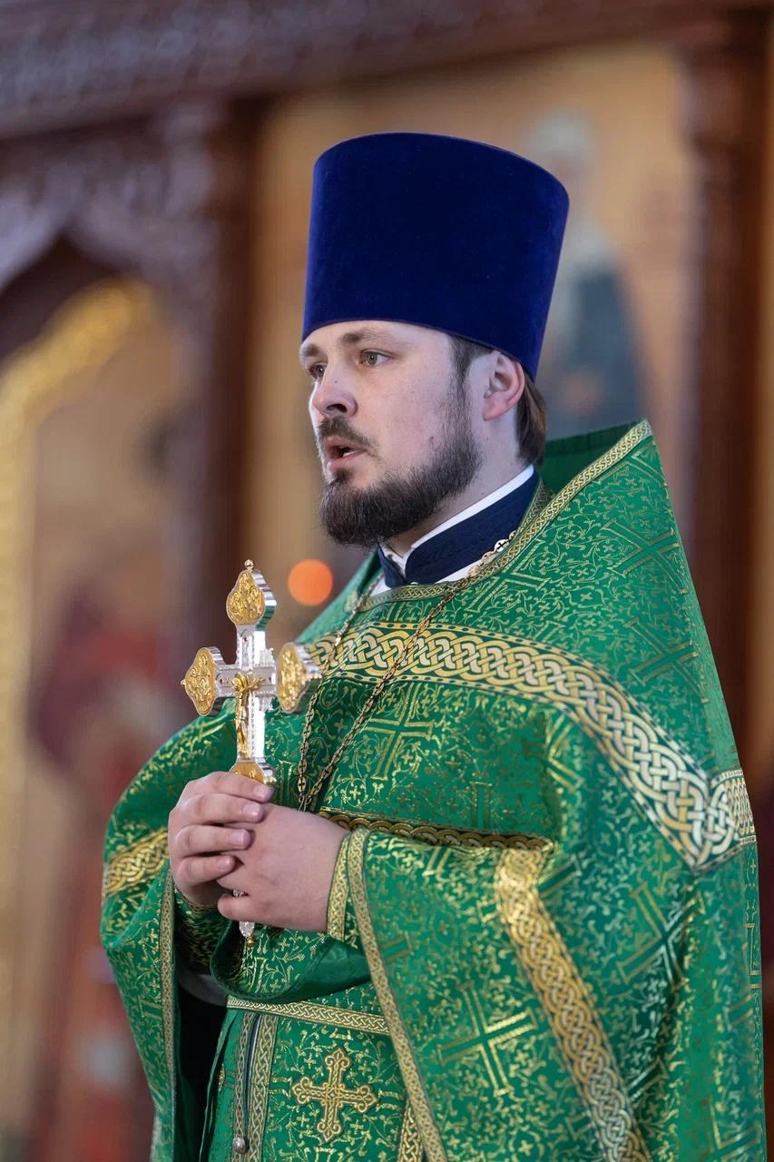 Божественная Литургия в храме Нерукотворного образа Спасителя. Саратовское Северо-Западное благочиние