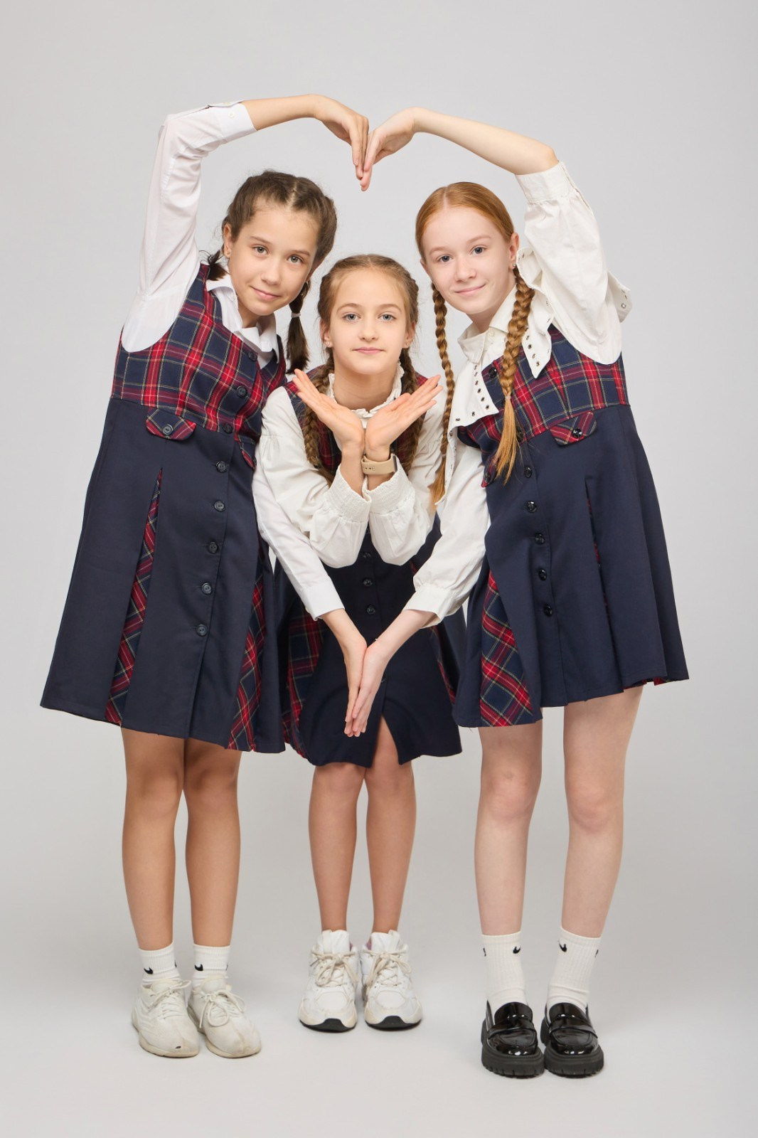 Съемка учеников начальной школы в нашей фотостудии. Школьный фотограф, выпускные альбомы
