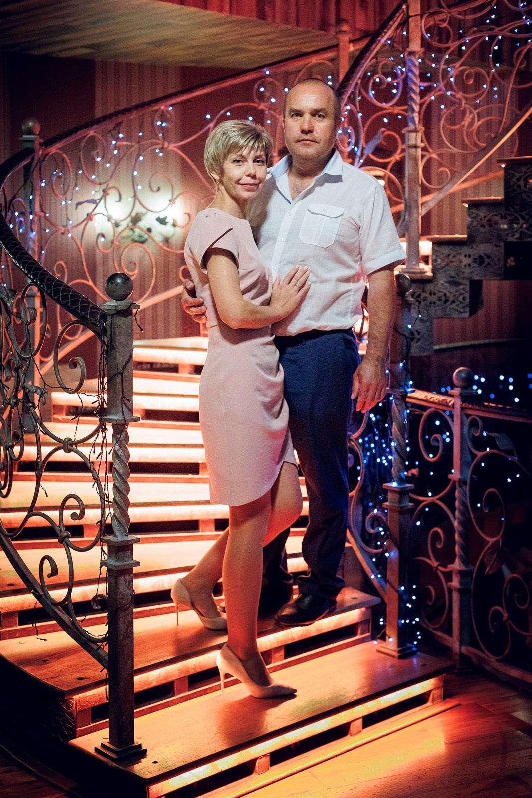 Стильная фотосессия на выпускном в школе в 11 м классе. Свадебный и репортажный фотограф в Москве и Московской области