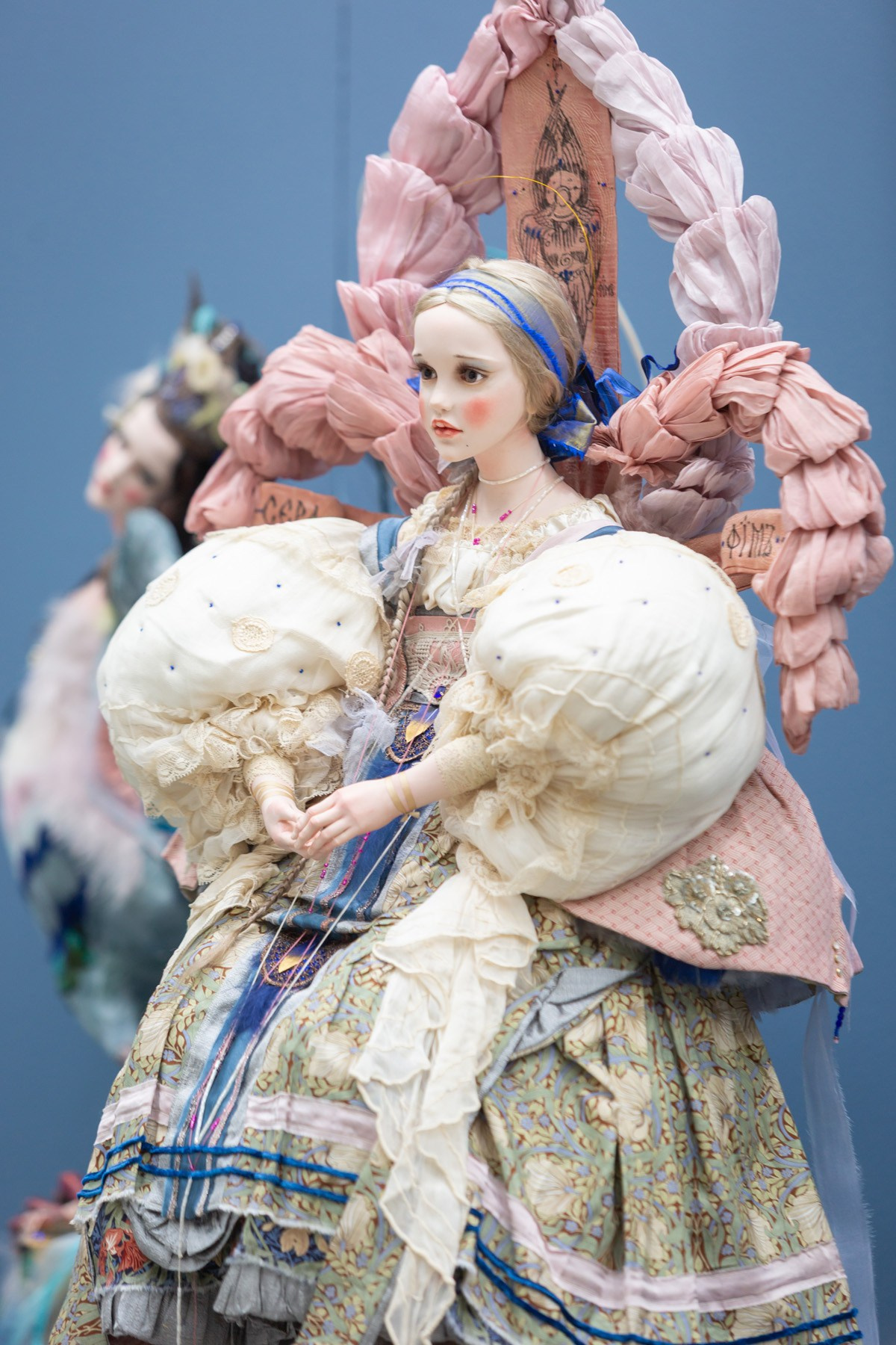 Международная выставка «Искусство куклы 2025», Москва, Гостиный двор, 9–12 октября 2025 г. Портретные фотографы в Москве — Анна и Алексей Бородины