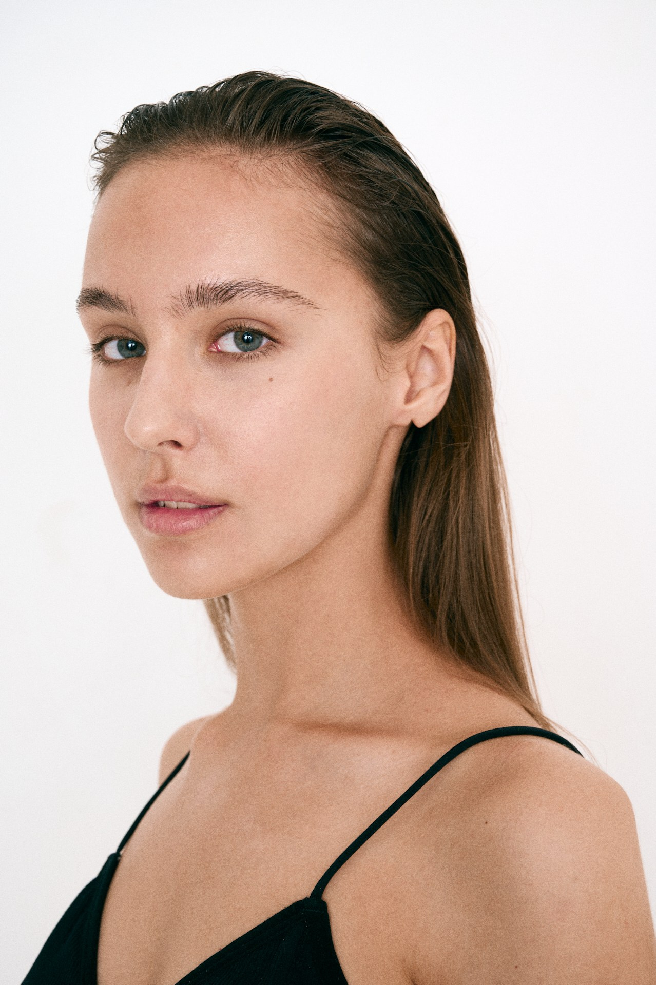 Модельные тесты. Каталожная съемка фото и видео для маркетплейсов Москва