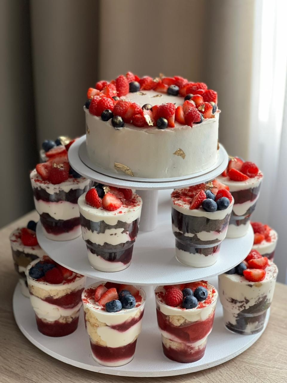 Торты и десерты. Выездной кейтеринг, съедобные букеты, торты и сладости на заказ