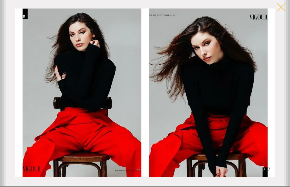 Женский студийный портрет на белом фоне может быть ярким. Фотограф в Подольске — Мария Бучнева