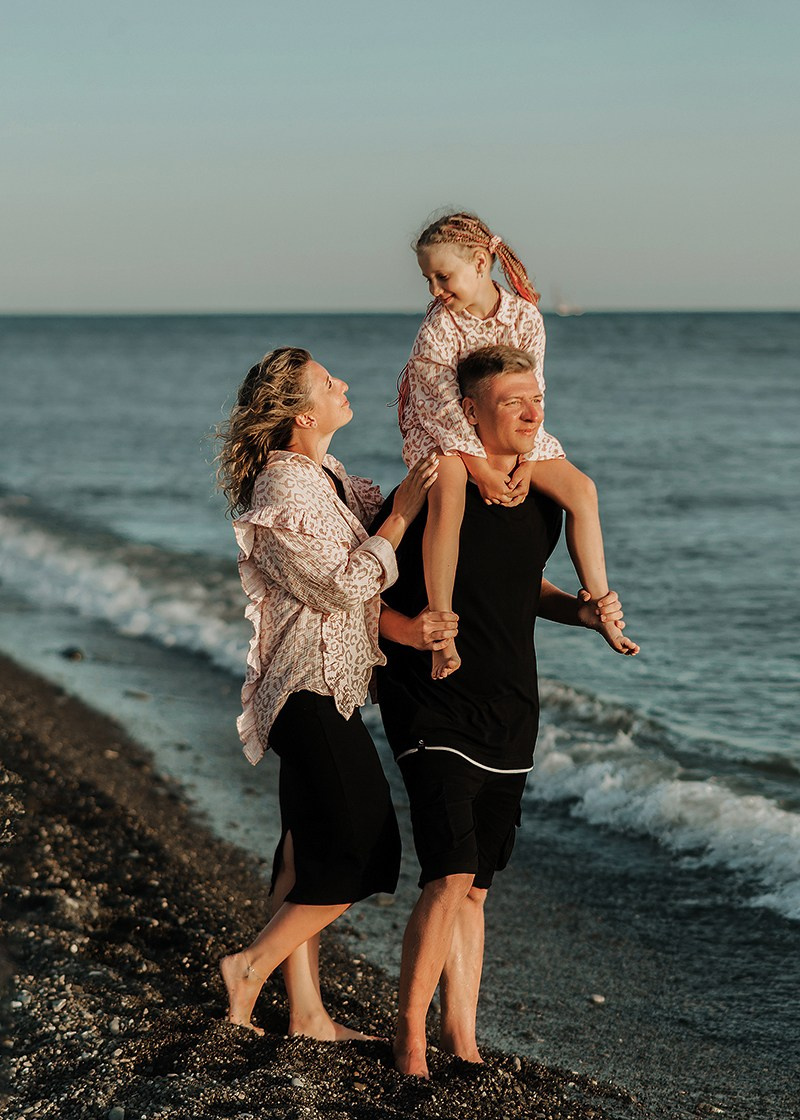 Семейная фотосессия в Сириусе и Адлере. Фотограф в Адлере, Сириусе, Красной Поляне — лавстори, семейные и индивидуальные фотосессии