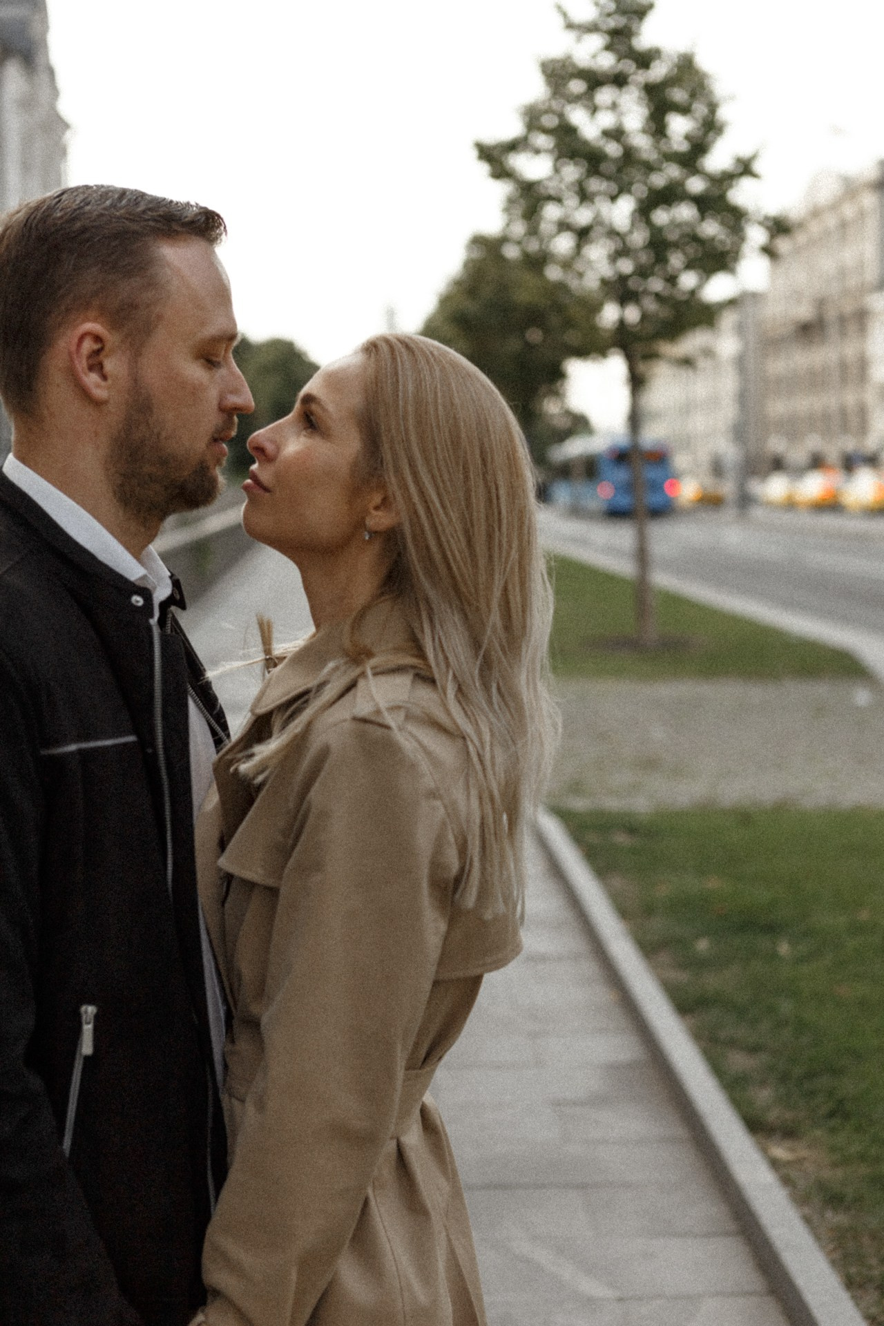 Любовь со всеми остановками. Фотограф Владимир Молоканов