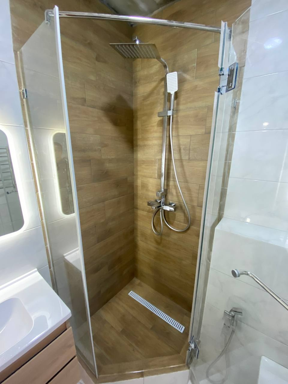 Ванная комната (ул. Краснококшайская д. 84а). Ремонт санузла, туалета, ванной под ключ в Казани. Укладка плитки