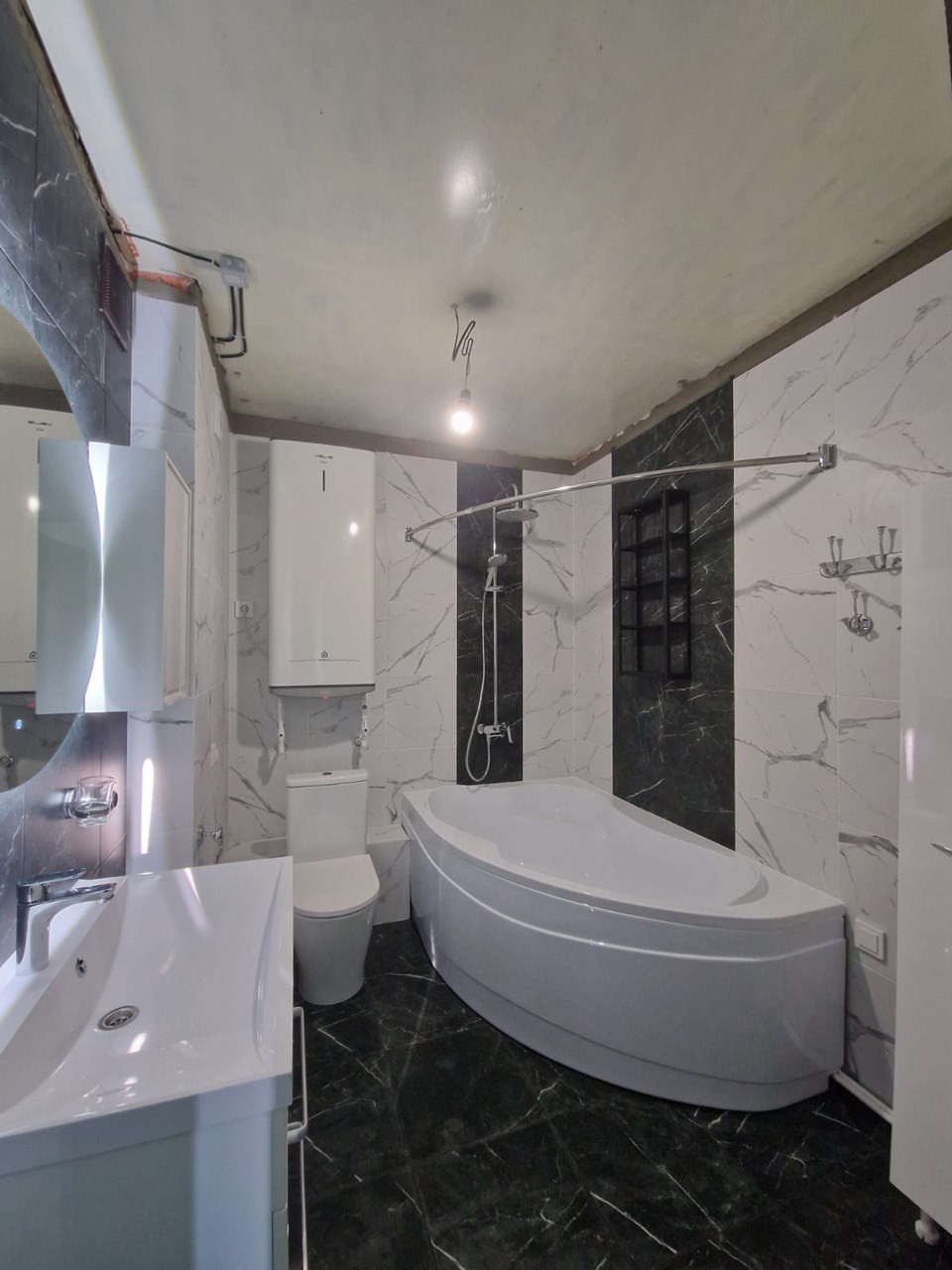 Ванная комната (г. Зеленодольск ул. Мичурина д. 44). Ремонт санузла, туалета, ванной под ключ в Казани. Укладка плитки