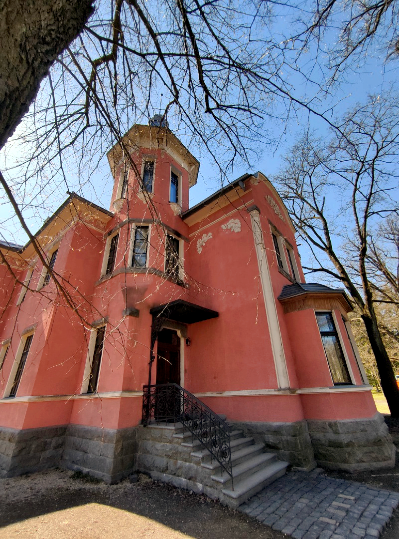 Экскурсия «Садовая улица города Павловска» (30.04.2022) Автор: Евгения Лебедева