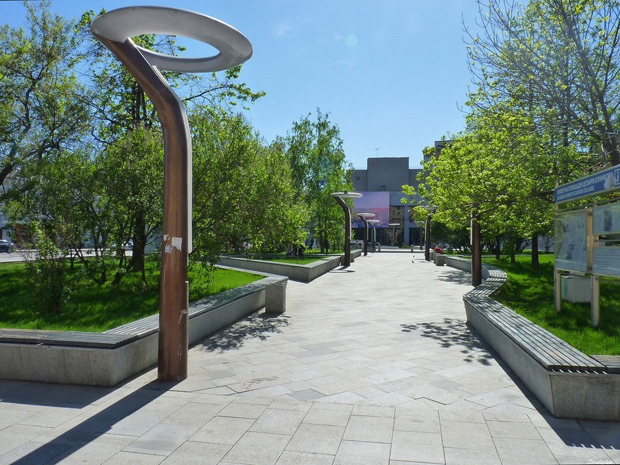 Фотосессия у дома в Москве — арка и архитектурные детали