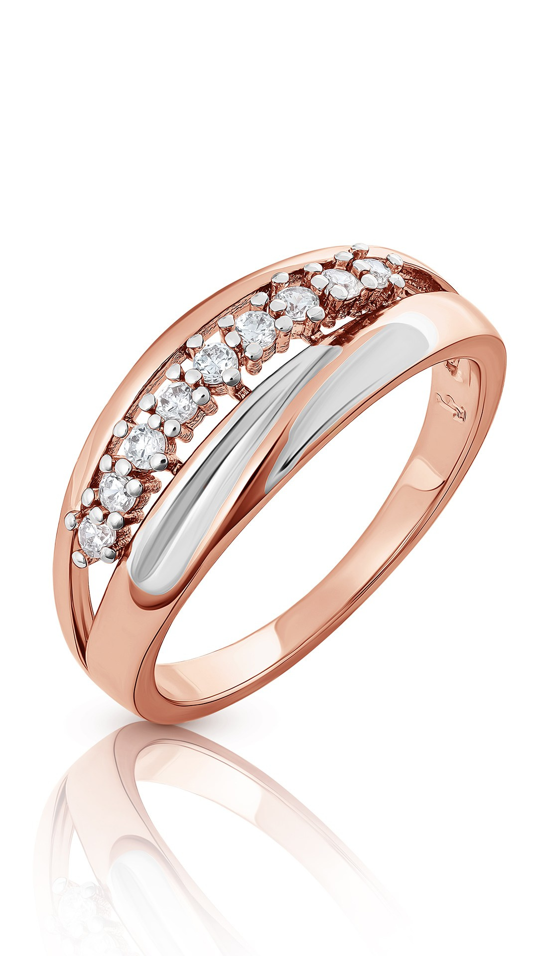 Фотосъемка золотого кольца с фианитами на белом фоне с отражением 