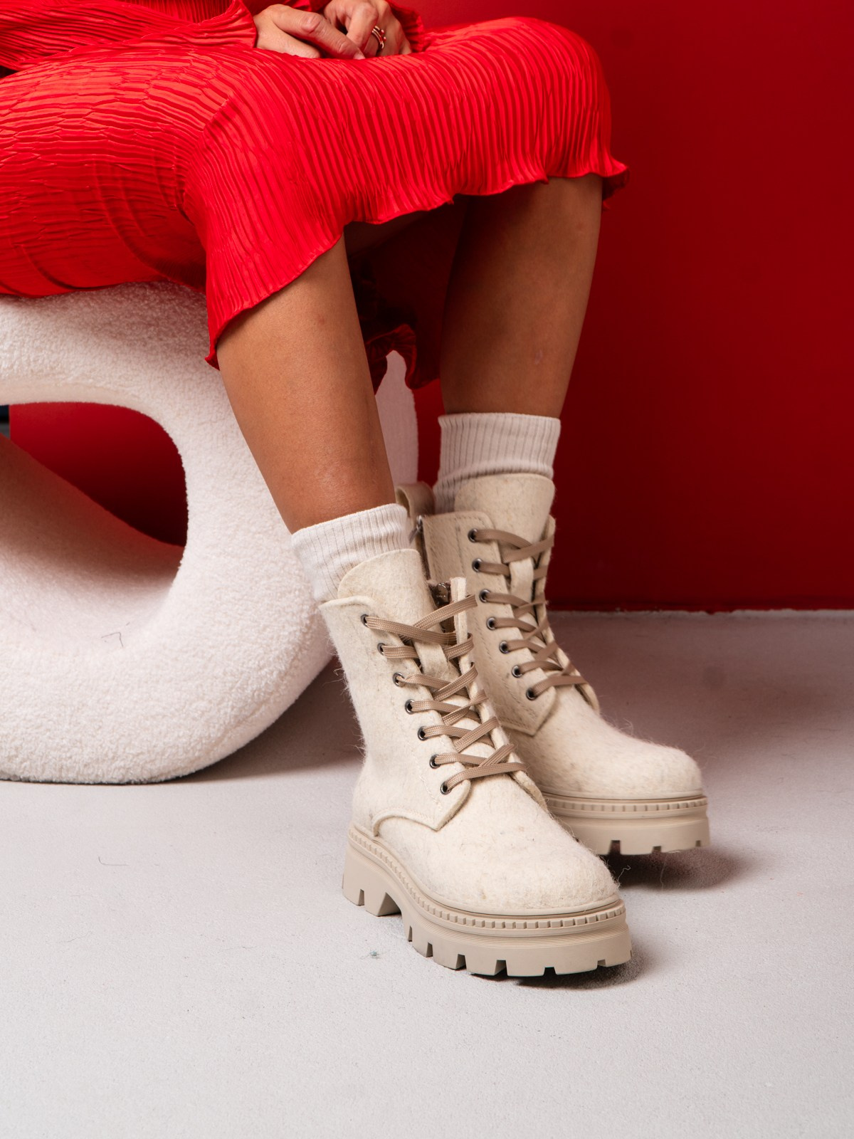 Модельная съемка. Фото для Маркетплейсов