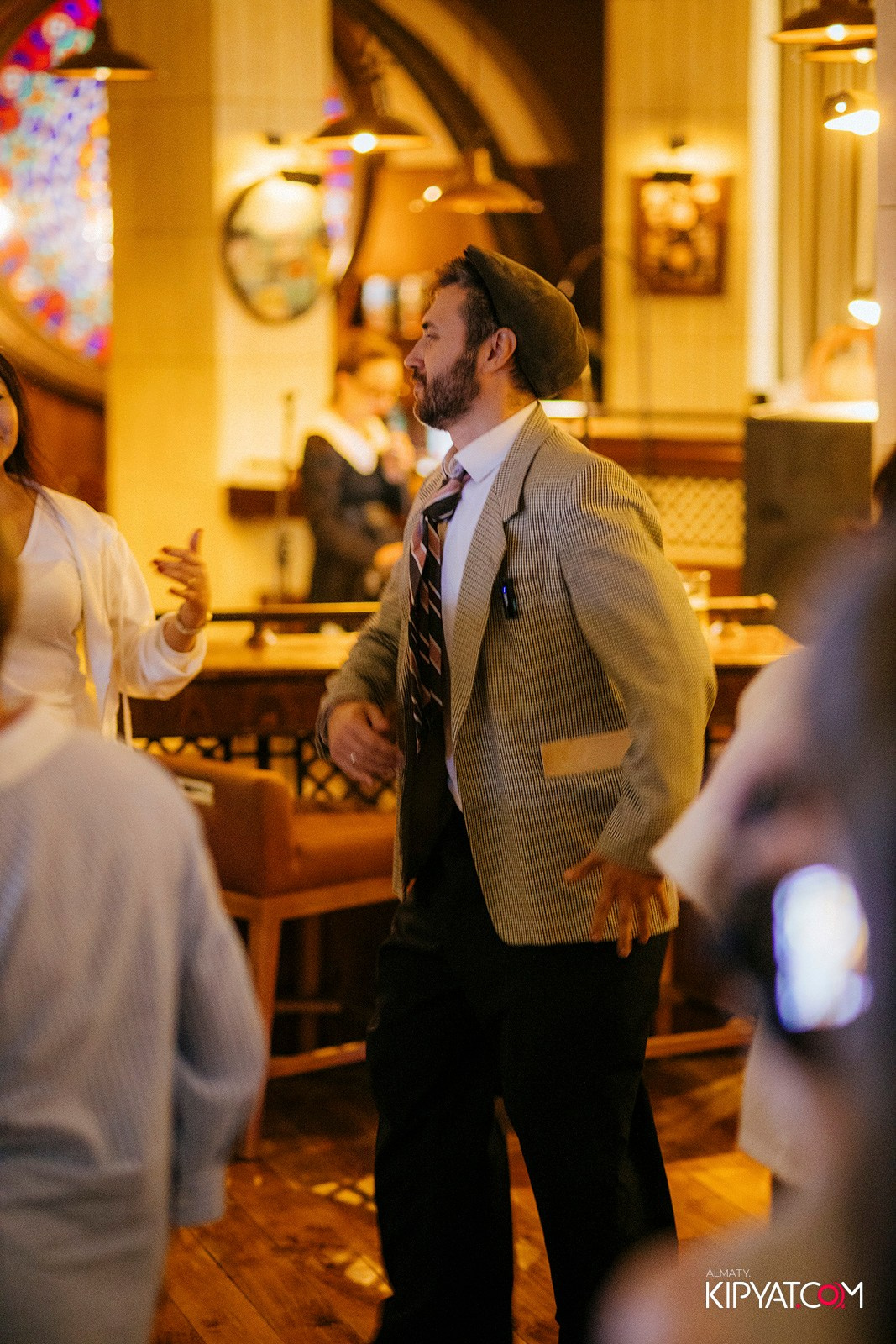 ЖИГУЛИ БАР-ДЕНЬ ЗНАНИЙ. КИПЯТКОМ АЛМАТЫ!