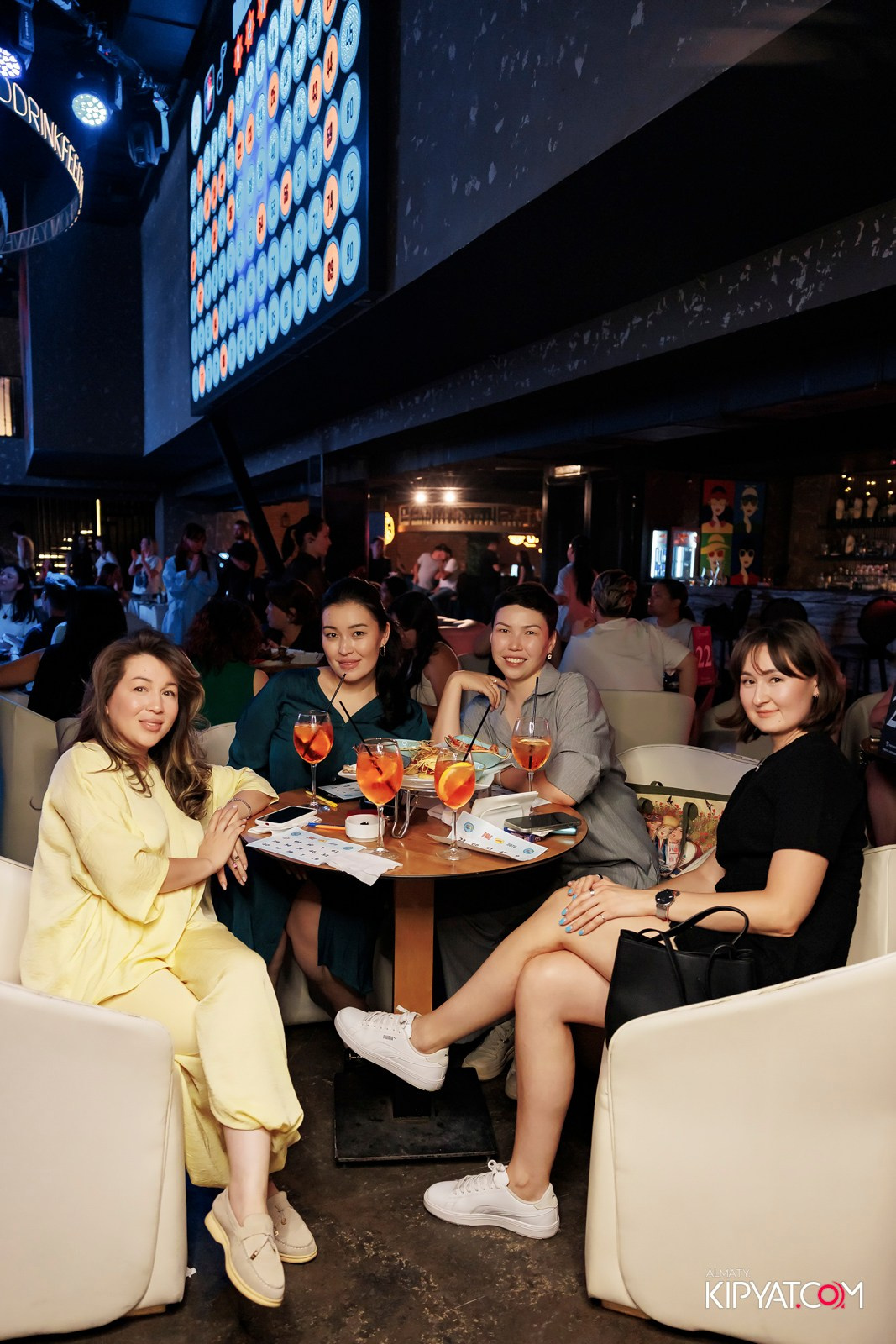 МУЗЫКАЛЬНОЕ ЛОТО В HIT RETRO. КИПЯТКОМ АЛМАТЫ!