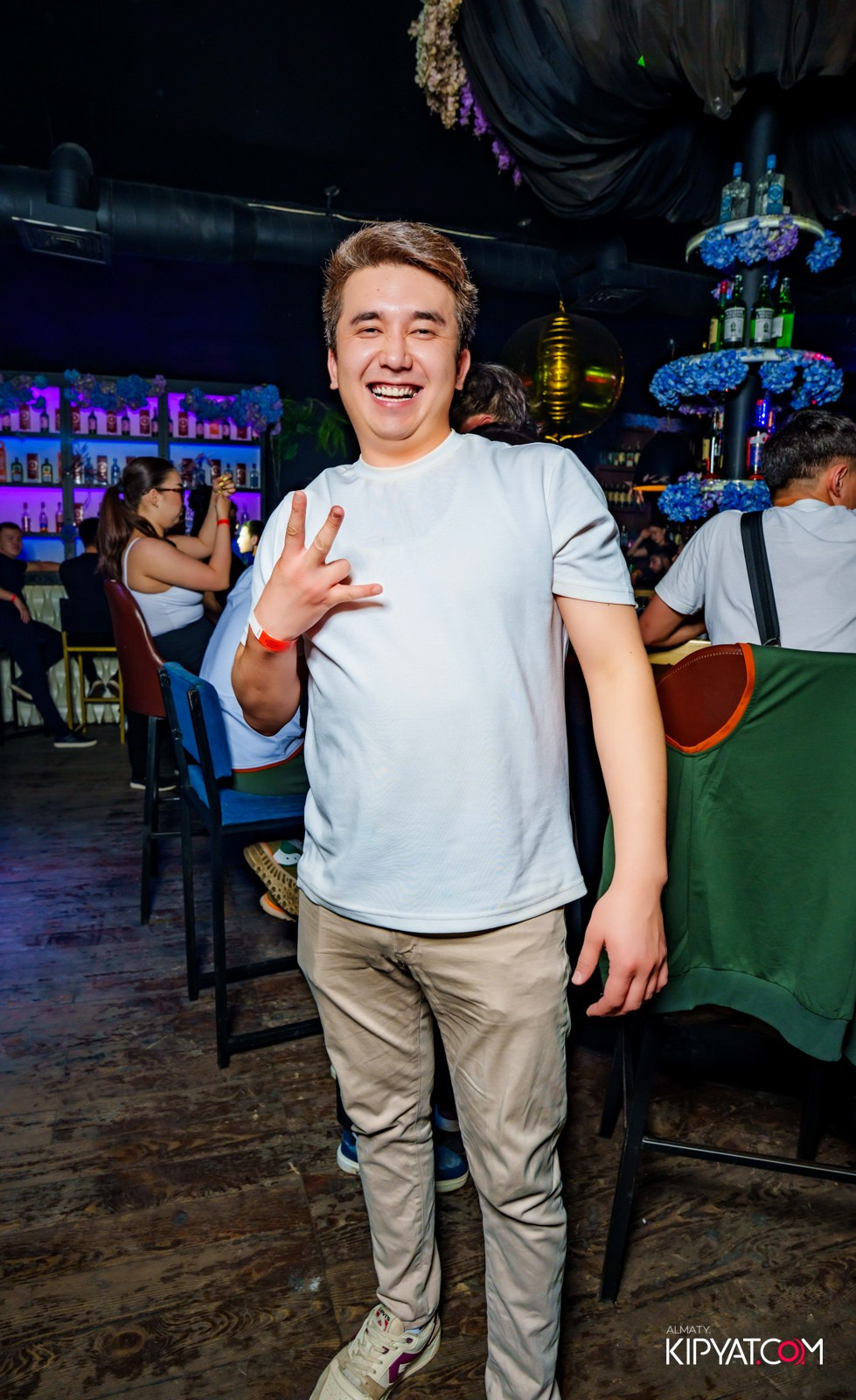 UYAT EMES BAR. КИПЯТКОМ АЛМАТЫ!