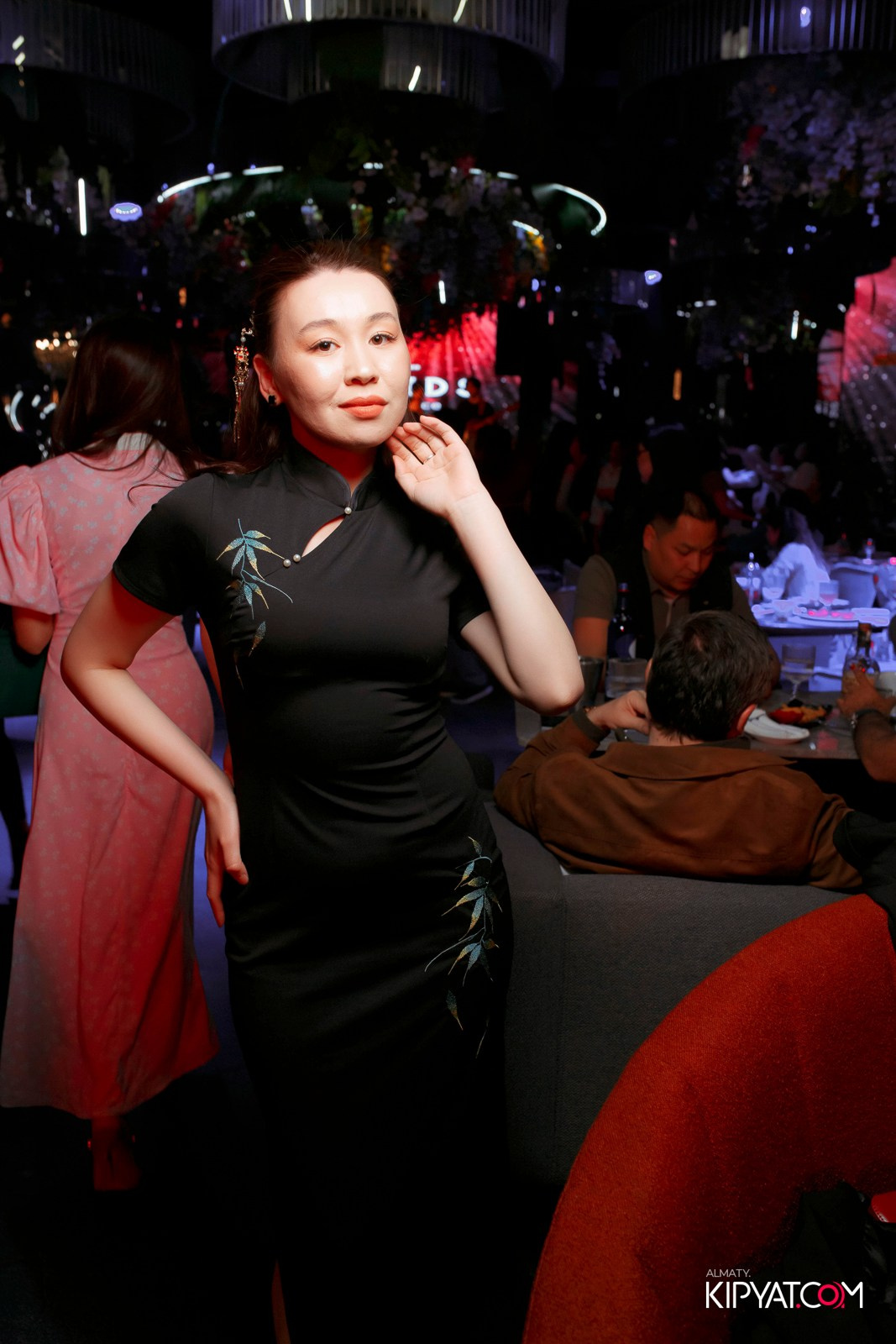 FRIENDS BAR & TERRACE. КИПЯТКОМ АЛМАТЫ! Фотосъемка мероприятий в Алматы
