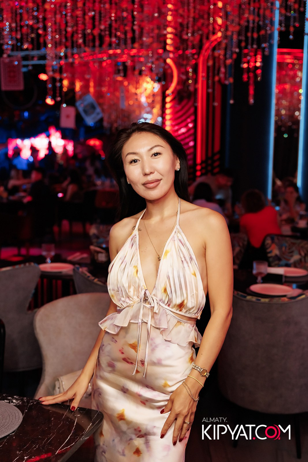 FRIENDS BAR & TERRACE. КИПЯТКОМ АЛМАТЫ!