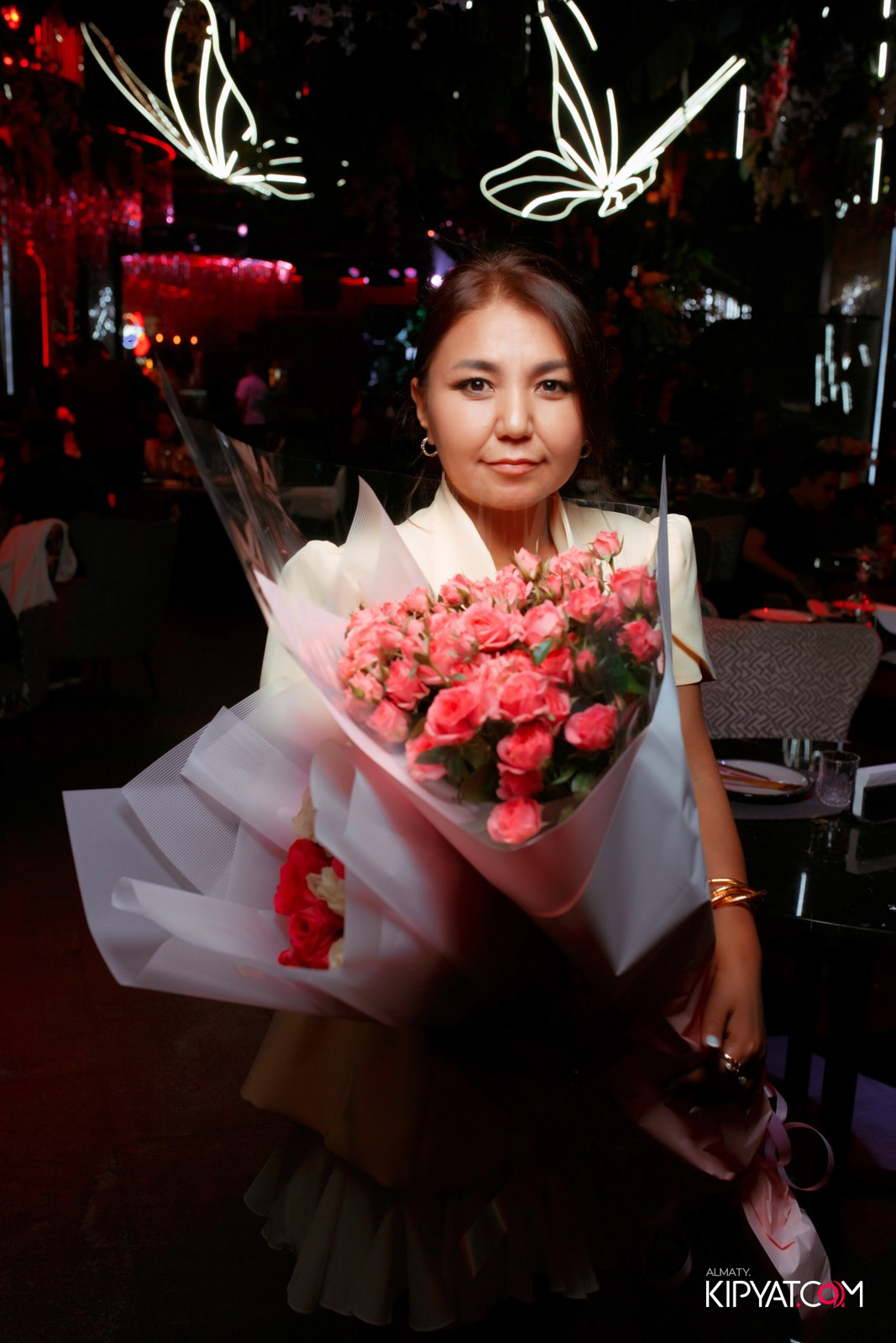 FRIENDS BAR & TERRACE. КИПЯТКОМ АЛМАТЫ!