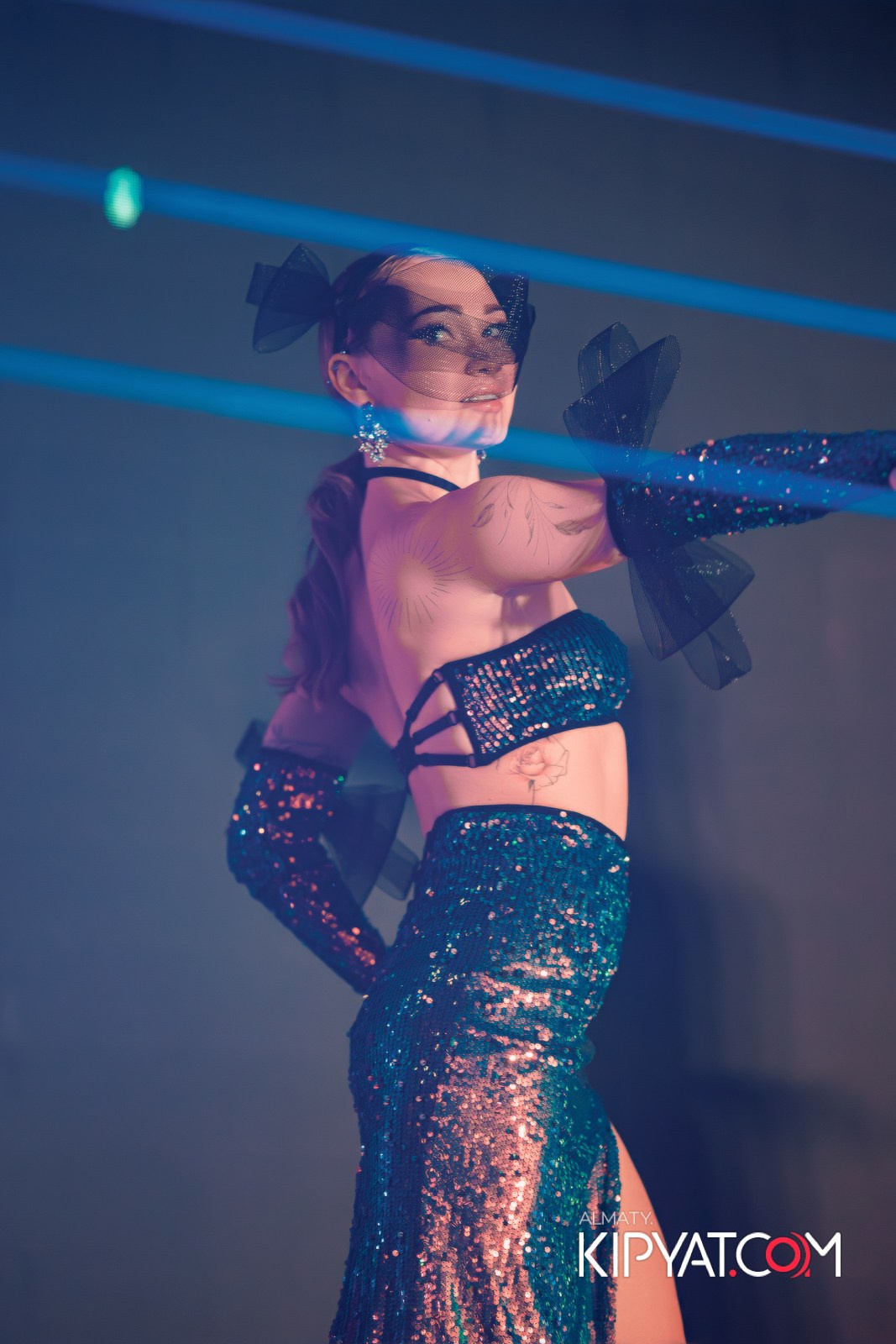 SANTA BARBARA — ПИТ ДЖЕЙСОН (ГР. ПРЕМЬЕР-МИНИСТР) И ИЛЬЯ ЗУДИН (ГР. ДИНАМИТ) НА ПРЕДНОВОГОДНЕЙ ВЕЧЕРИНКЕ. КИПЯТКОМ АЛМАТЫ!