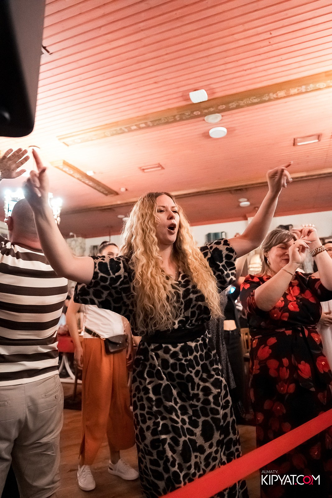 РЕСТОРАН МАРЬИНА РОЩА. КИПЯТКОМ АЛМАТЫ!