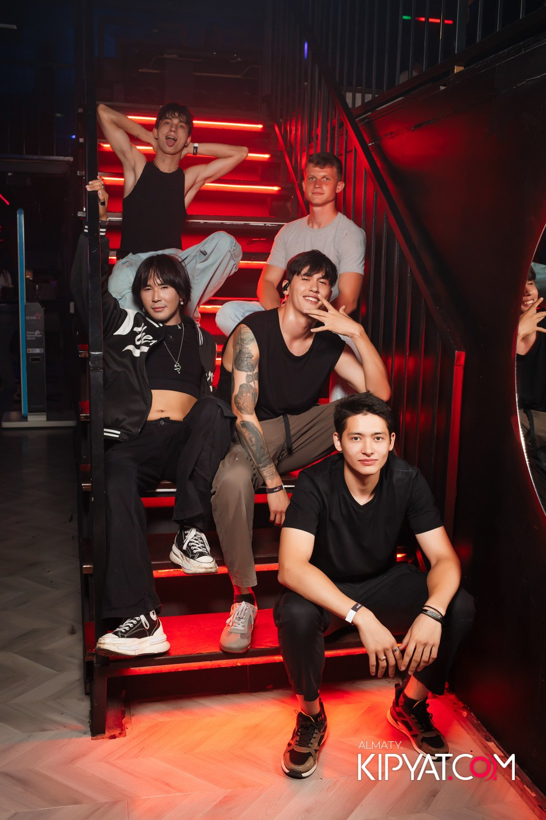 НОЧНОЙ КЛУБ ICON. КИПЯТКОМ АЛМАТЫ!