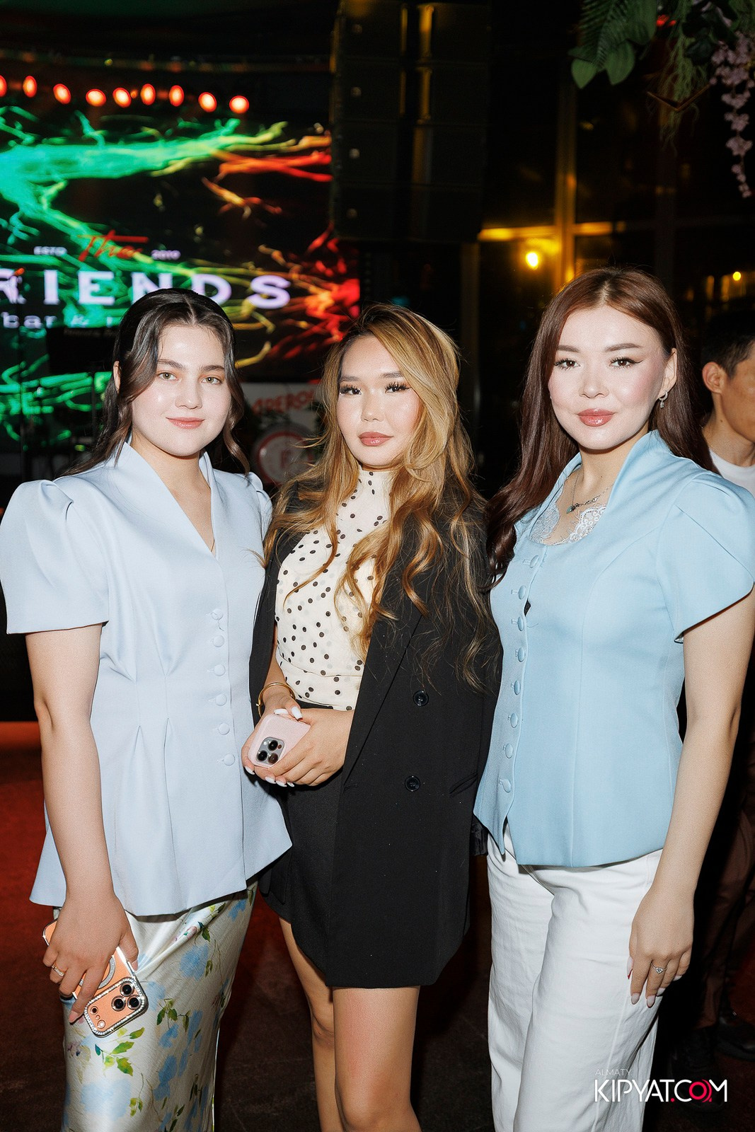 FRIENDS BAR & TERRACE. КИПЯТКОМ АЛМАТЫ! Фотосъемка мероприятий в Алматы