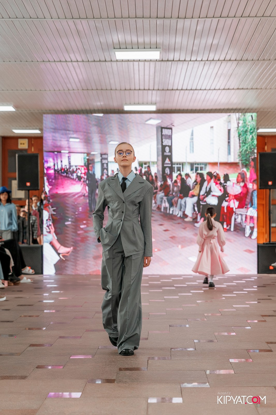 JUNIOR FASHION SHOW. КИПЯТКОМ АЛМАТЫ!