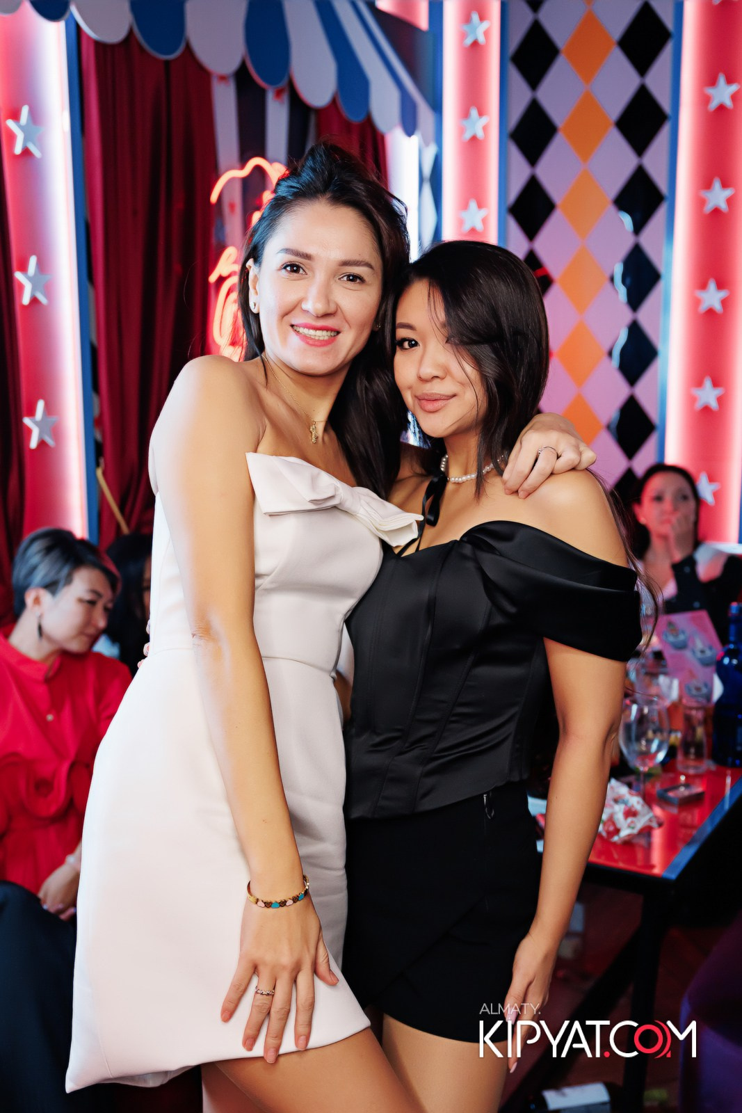 ЗАЯ, НА БИС. КИПЯТКОМ АЛМАТЫ!