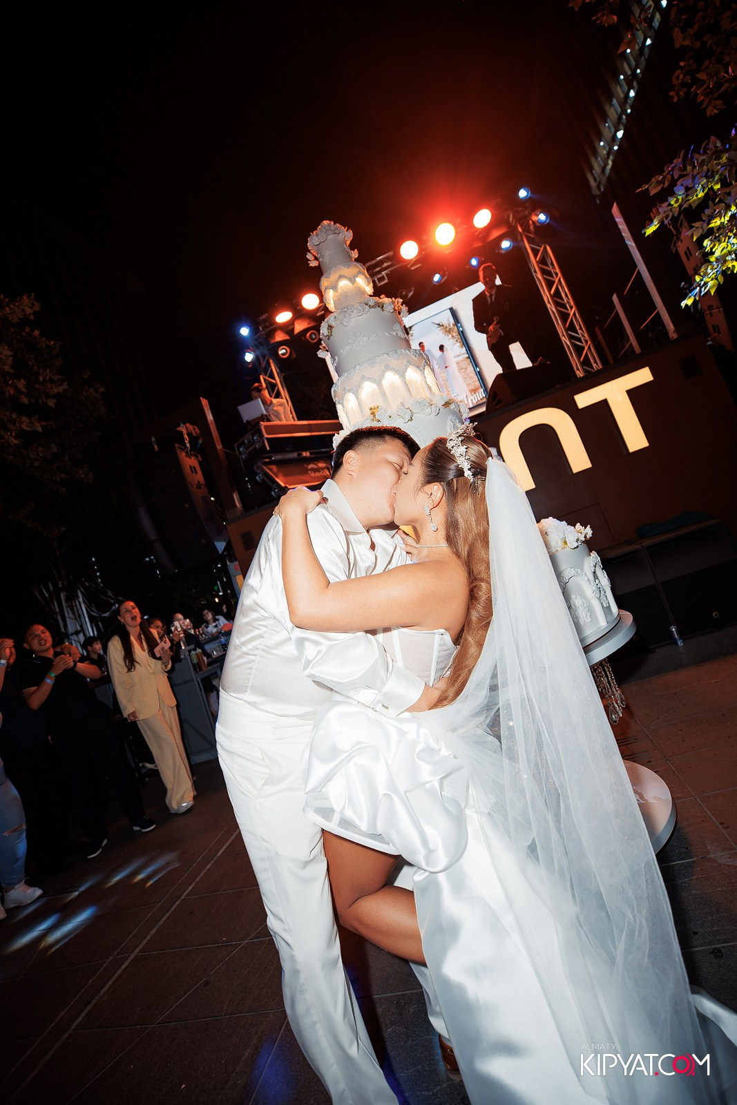 EVENT BAR. КИПЯТКОМ АЛМАТЫ!