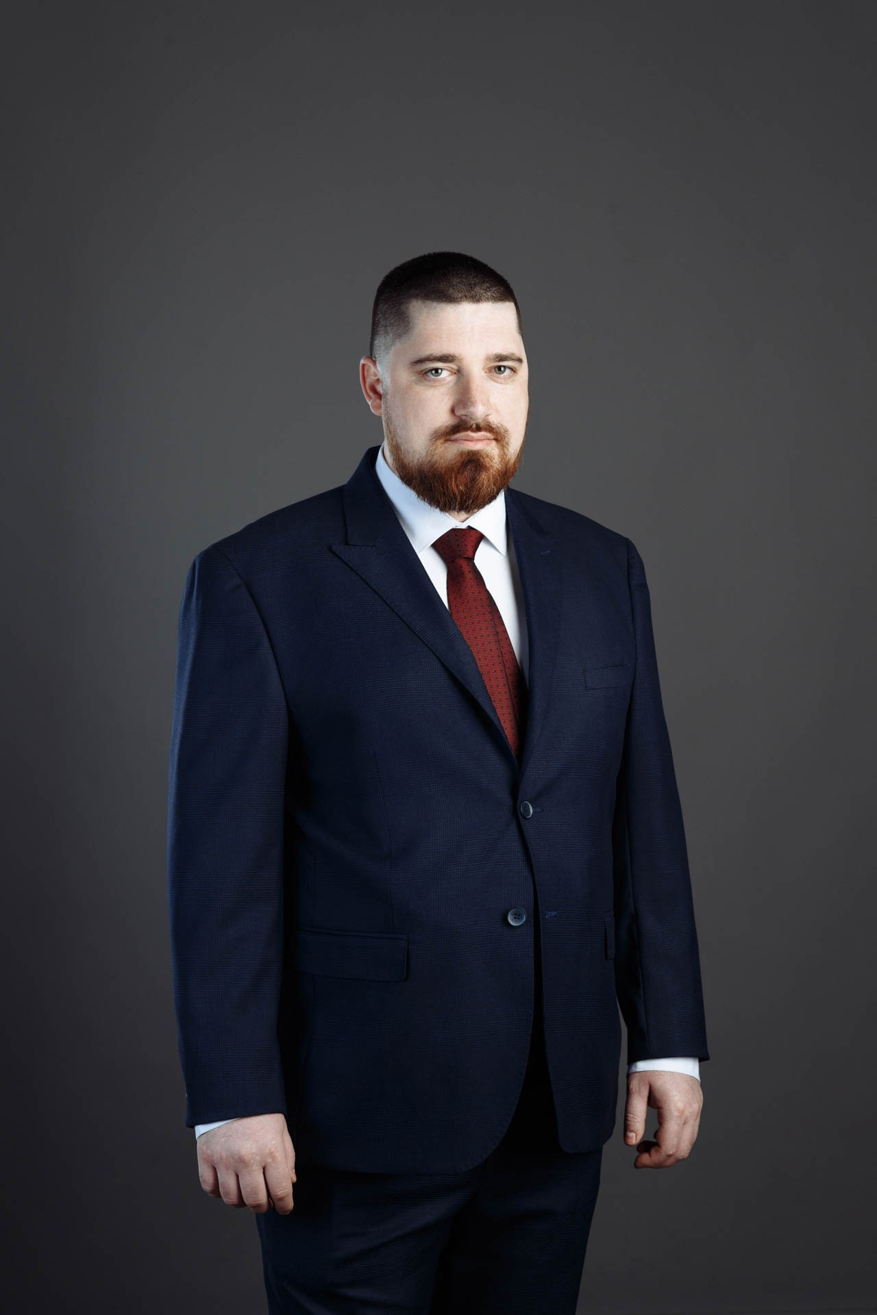 Бизнес-портреты сотрудников для сайта страховой компании InsFamily. Событийный фотограф Максим Бескоровайновнов