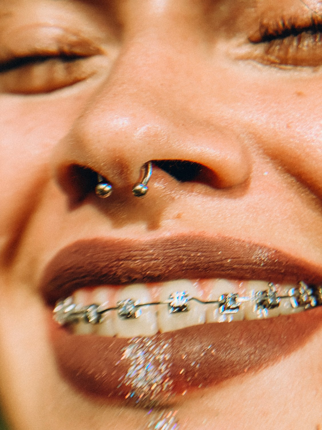 Современная концептуальная фотография о теле, уязвимости и идентичности. Визуальная практика на стиле честности, пост-иронии и искусства.Рекламная фотография, Концептуальная фотография, Современный художник, Психология, Коммерческий фотограф, Репортажный фотограф, Стрит фотография, Арт, Сюрреализм, Мобильная фотография, Снято на айфон, Дима Бурза