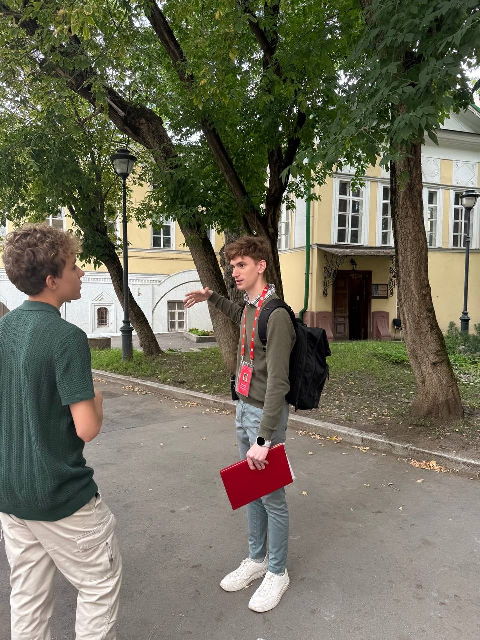 Серафим Гончаров  - аттестованный экскурсовод по Москве. П&П — Полезное с Приятным. Фотоэкскурсии — Москва на память. Экскурсовод и фотограф в Москве. Увези столицу в своём альбоме!