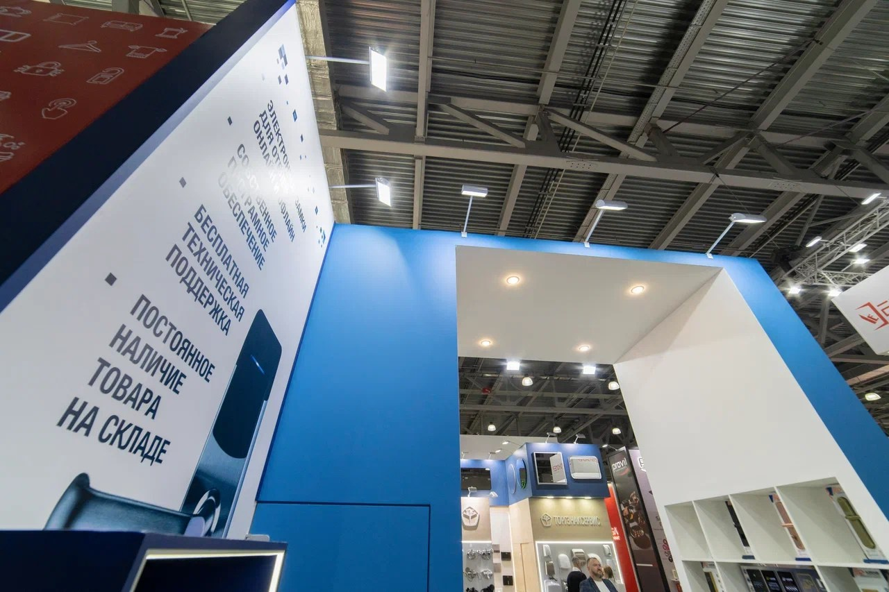 Выставочные стенды. Профессиональный портретный фотограф в Москве Владимир Глаголев