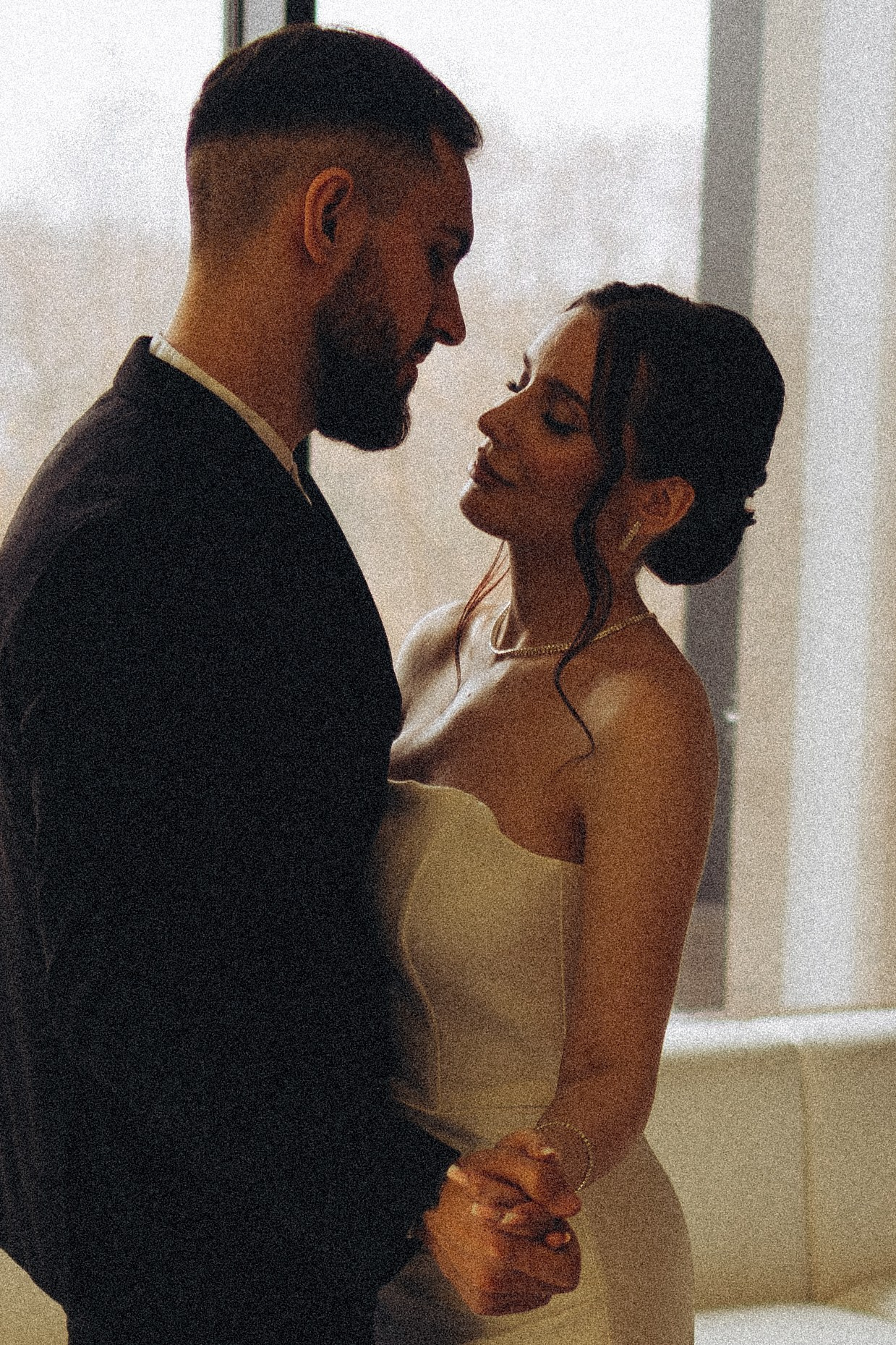 СВАДЕБНАЯ СЬЕМКА СБОРОВ ЖЕНИХА И НЕВЕСТЫ В ОТЕЛЕ И ТАКЖЕ ФОТОСЕССИИЯ В ОТЕЛЕЕ МЕГАПОЛИС БРЯНСК. Профессиональный фотограф, Санкт-Петербург — Виктория Богомолова