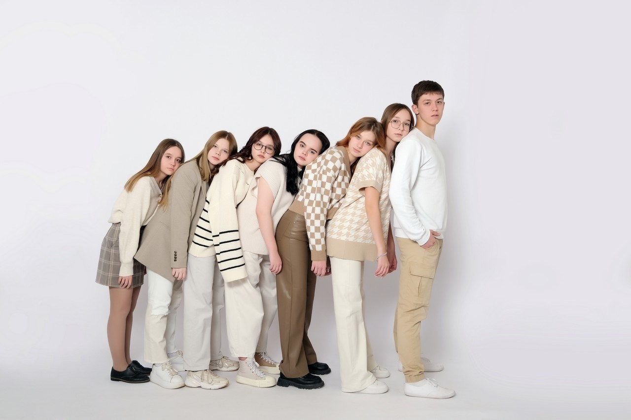 Старшие классы. Фотоальбом для школ и садиков с дополненной реальностью