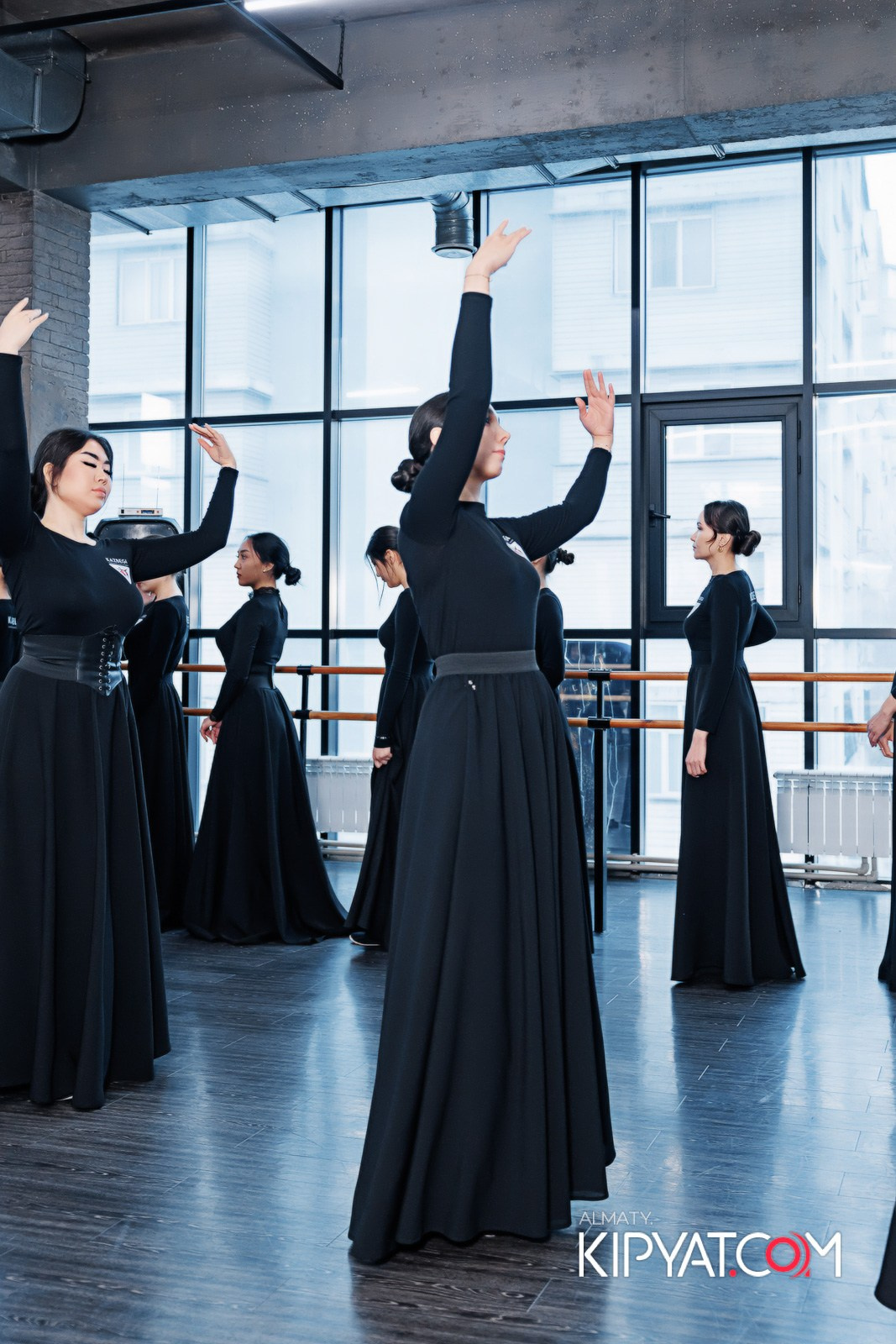 BLOCKBUSTER ТАНЦЕВАЛЬНАЯ АКАДЕМИЯ. КИПЯТКОМ АЛМАТЫ!