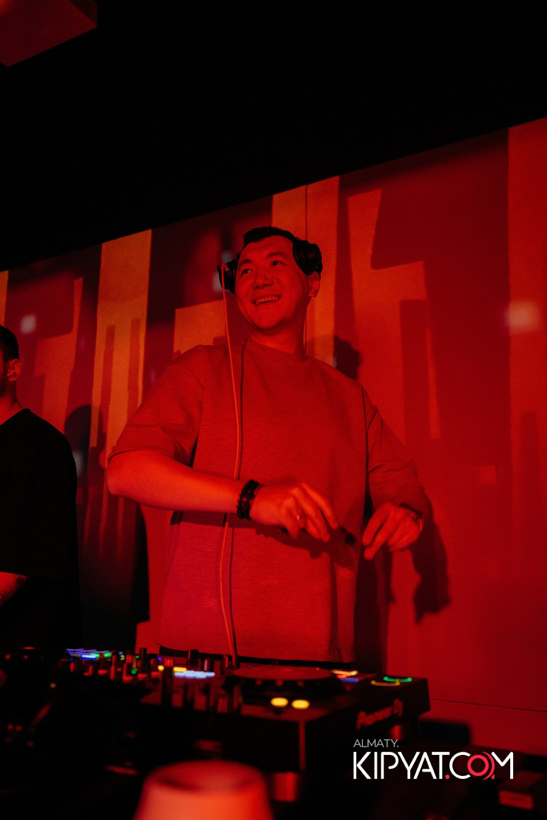 EVENT BAR. КИПЯТКОМ АЛМАТЫ!