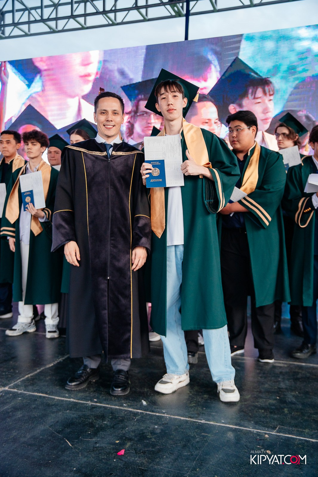 ВРУЧЕНИЕ ДИПЛОМОВ — НАРХОЗ КОЛЛЕДЖ. Part 4. КИПЯТКОМ АЛМАТЫ!