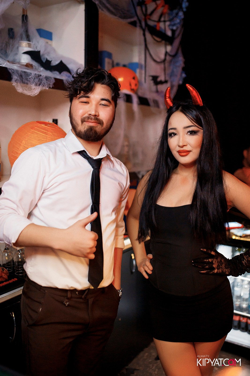 UYAT EMES BAR. КИПЯТКОМ АЛМАТЫ!