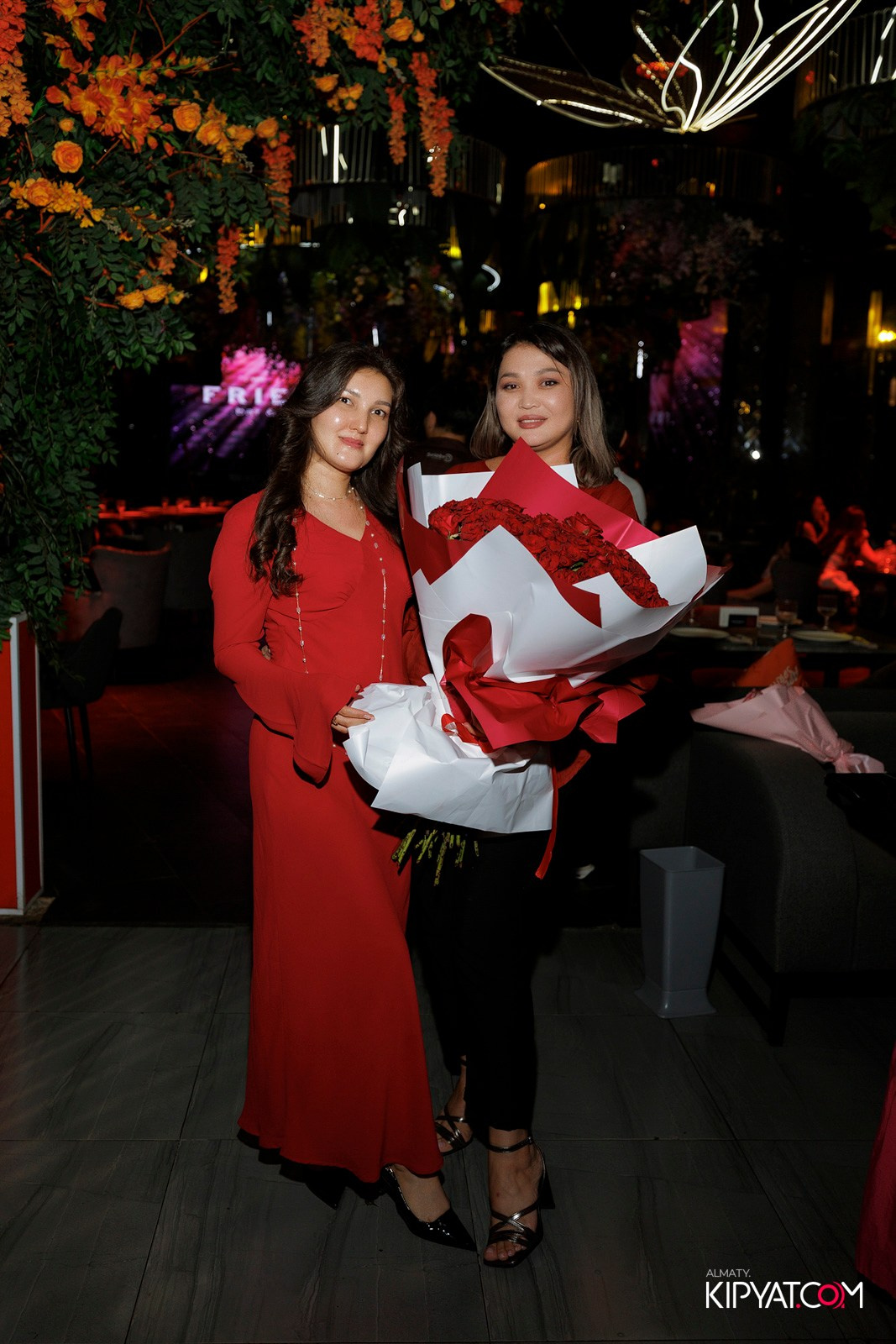 FRIENDS BAR & TERRACE. КИПЯТКОМ АЛМАТЫ! Фотосъемка мероприятий в Алматы