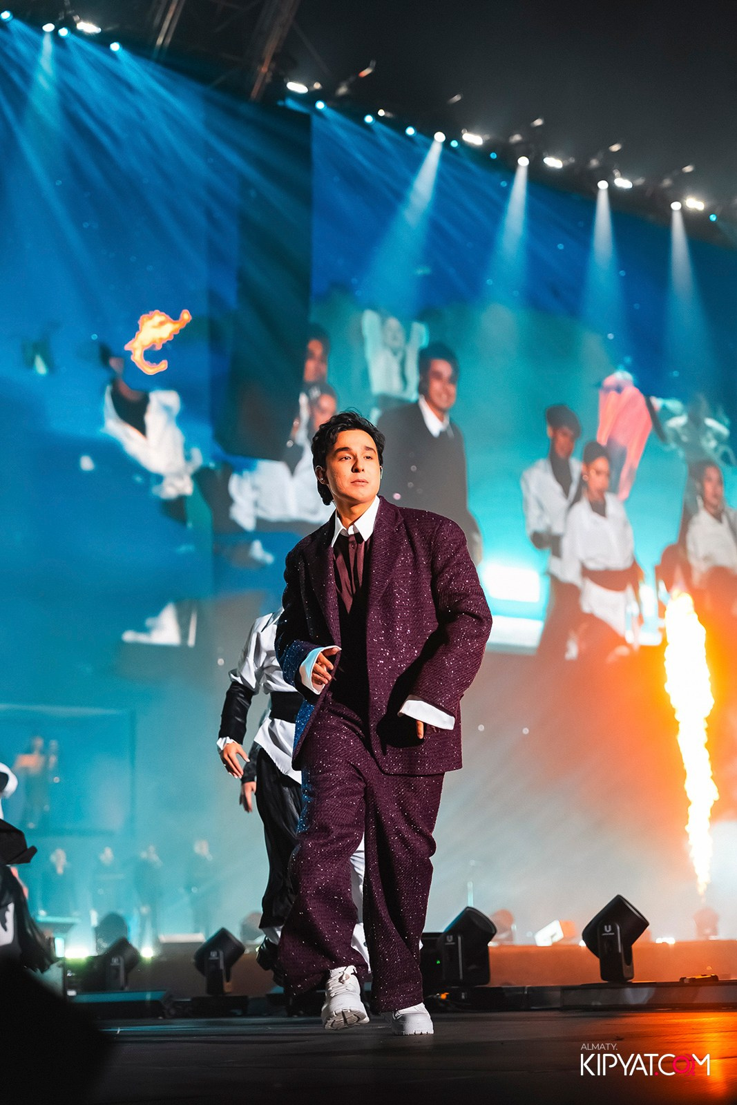 КОНЦЕРТ МИРАСА ЖУГУНУСОВА НА ЦЕНТРАЛЬНОМ СТАДИОНЕ. КИПЯТКОМ АЛМАТЫ!