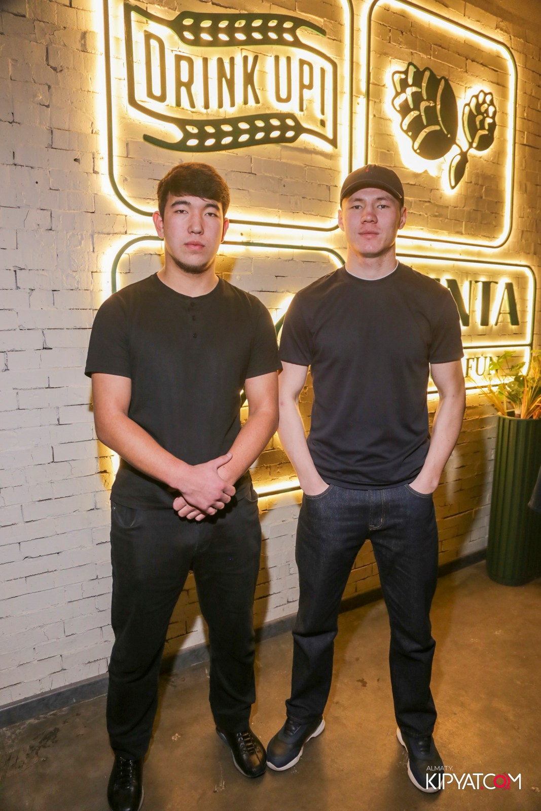 ПИНТА НА ТУЛЕБАЕВА. КИПЯТКОМ АЛМАТЫ! Фотосъемка мероприятий в Алматы