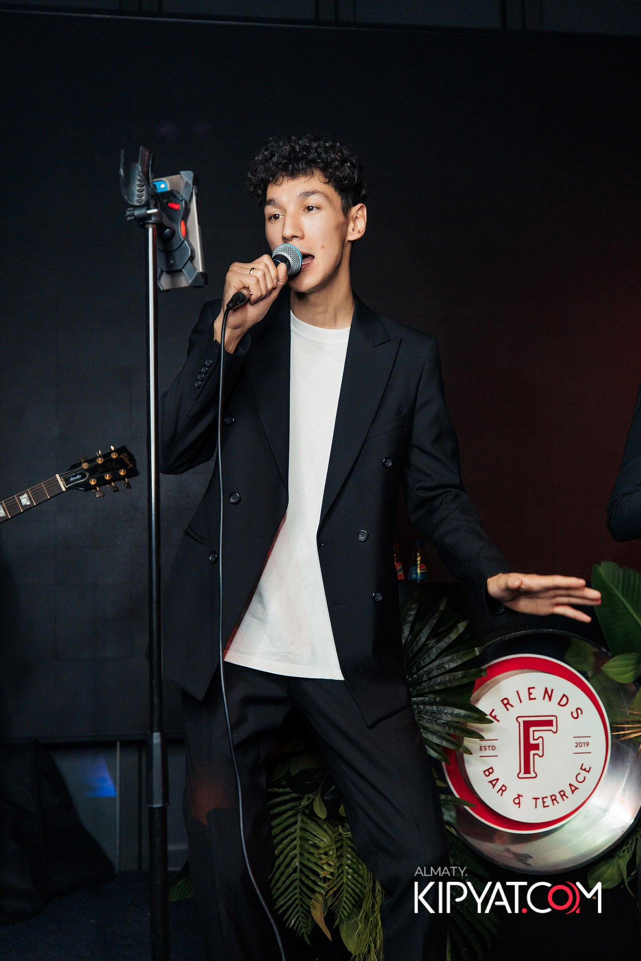 FRIENDS BAR & TERRACE. КИПЯТКОМ АЛМАТЫ!