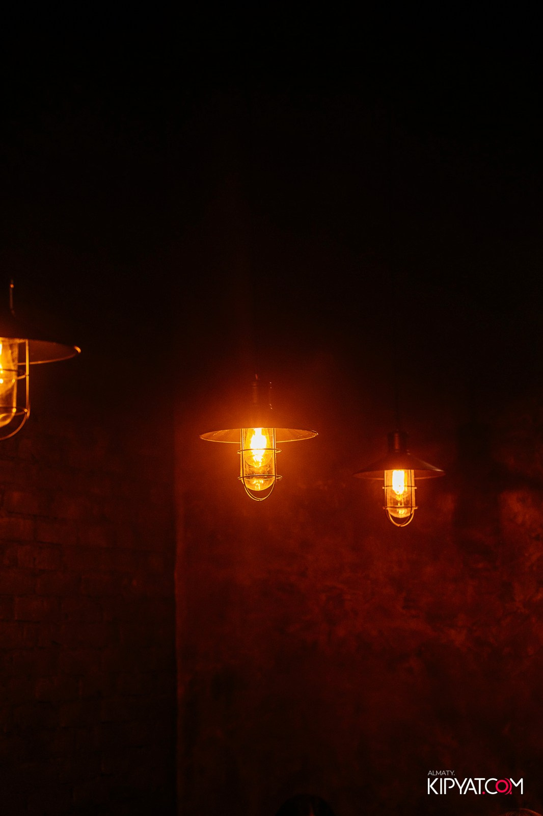 РЕСТО-БАР СКАНДАЛИСТЪ. КИПЯТКОМ АЛМАТЫ!