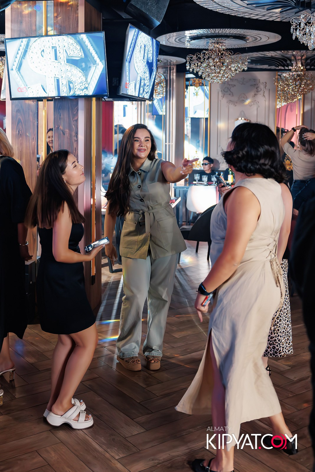 ЗАЯ, НА БИС. КИПЯТКОМ АЛМАТЫ!