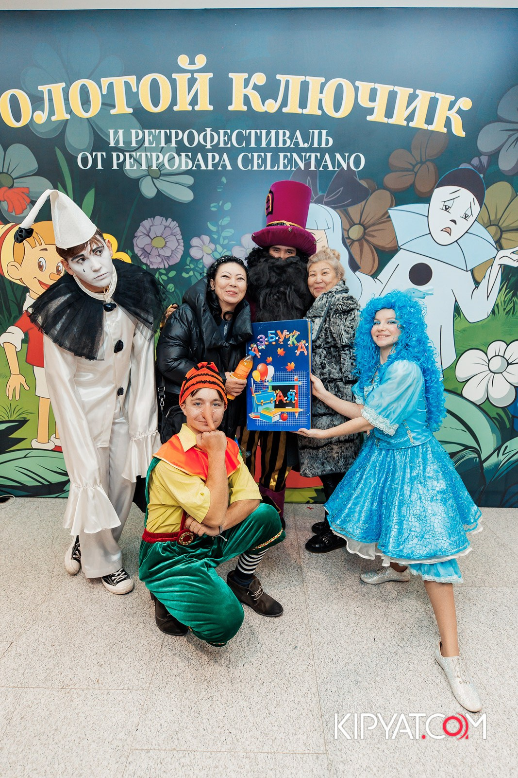 ЗОЛОТОЙ КЛЮЧИК И РЕТРОФЕСТИВАЛЬ ОТ РЕСТОБАРА CELENTANO. КИПЯТКОМ АЛМАТЫ!