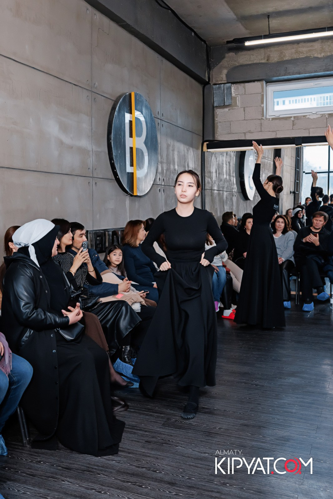 BLOCKBUSTER ТАНЦЕВАЛЬНАЯ АКАДЕМИЯ. КИПЯТКОМ АЛМАТЫ!