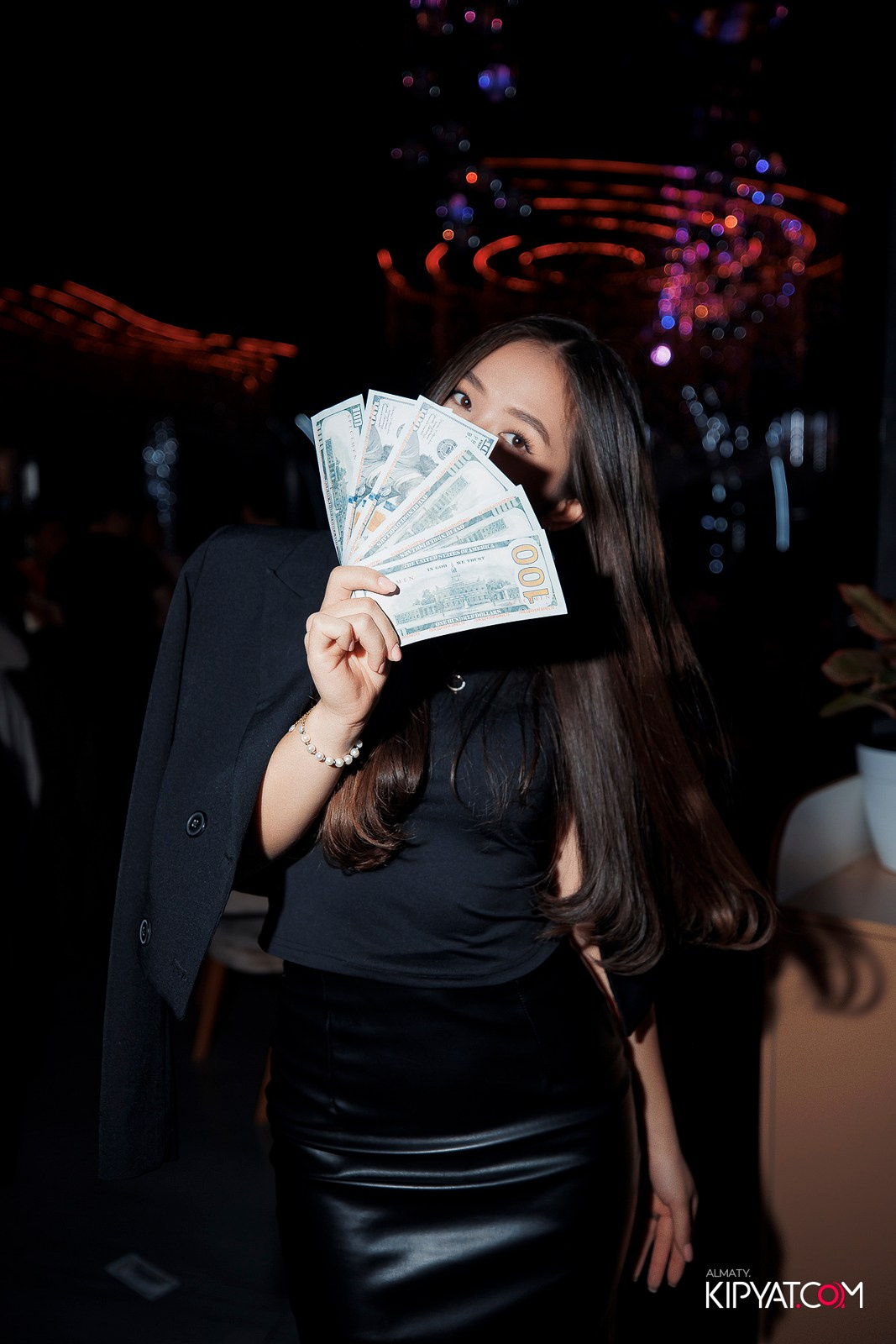 FRIENDS BAR & TERRACE. КИПЯТКОМ АЛМАТЫ!