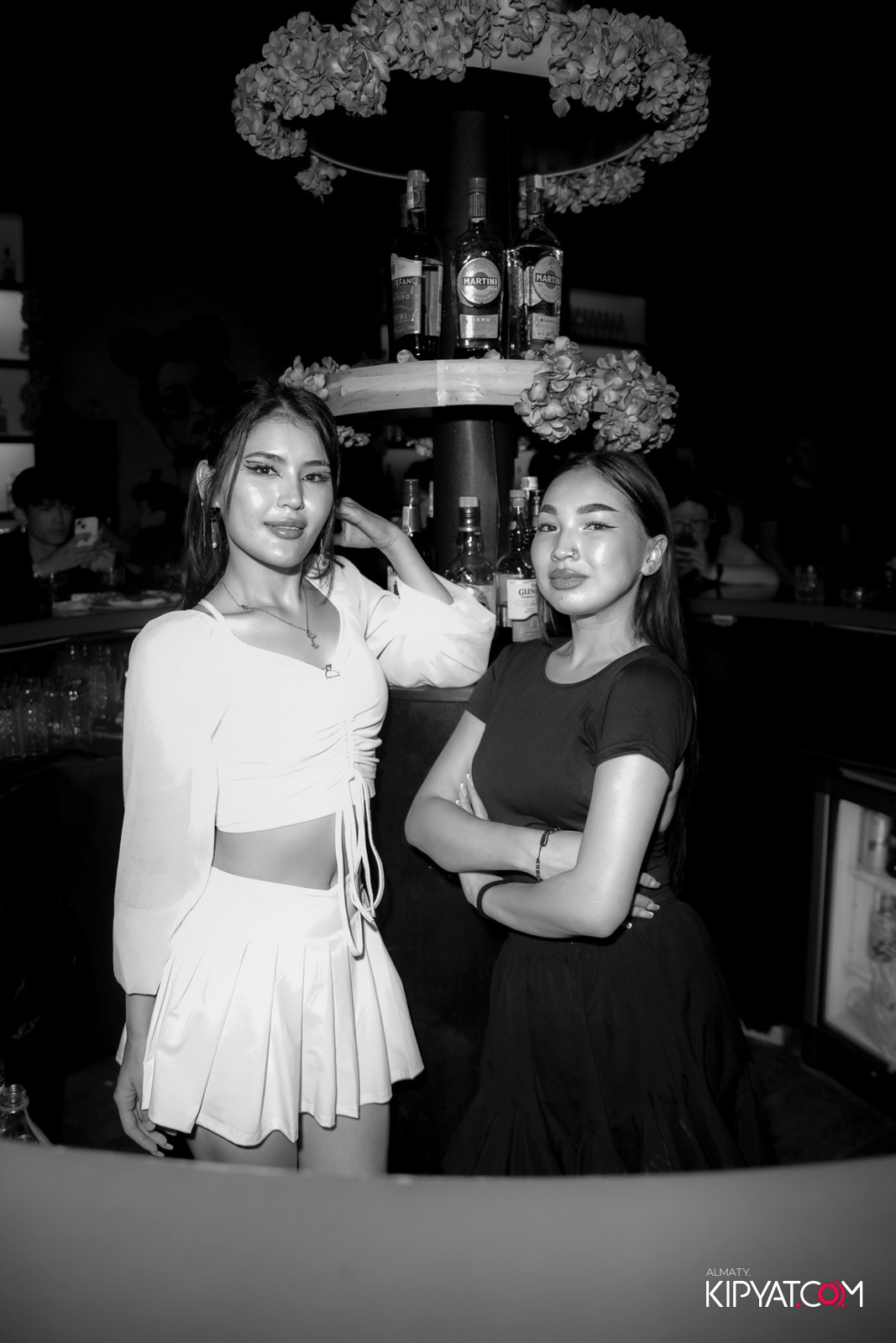 UYAT EMES BAR. КИПЯТКОМ АЛМАТЫ!